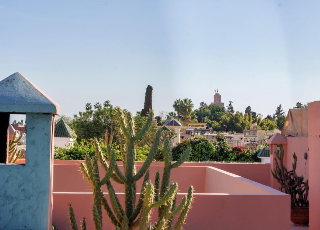 Riad Privatise - 2 Chambres & Petit Dejeuner -Terrasse マラケシュ エクステリア 写真