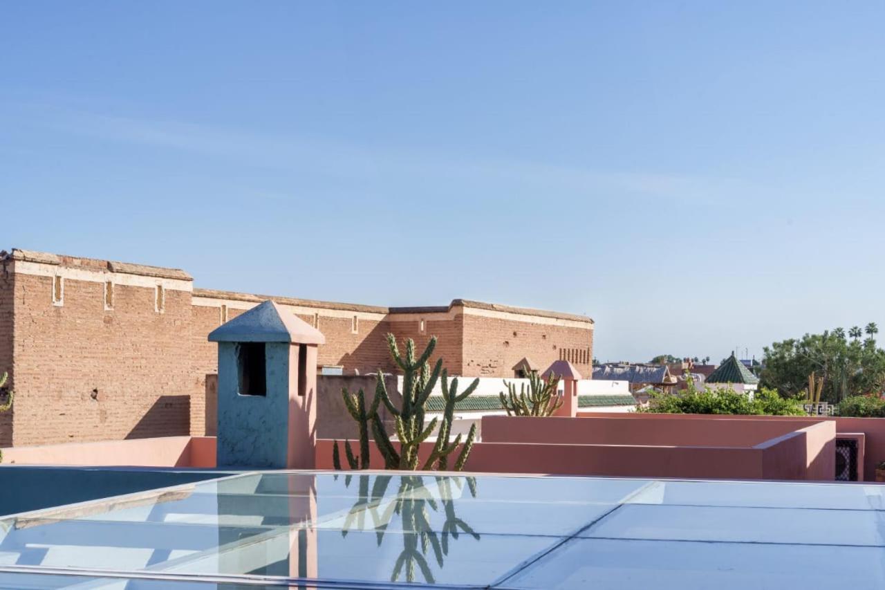 Riad Privatise - 2 Chambres & Petit Dejeuner -Terrasse マラケシュ エクステリア 写真