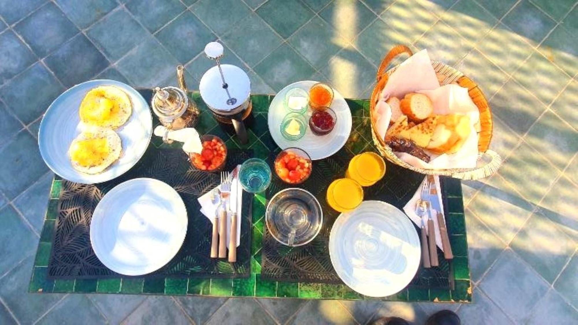 Riad Privatise - 2 Chambres & Petit Dejeuner -Terrasse マラケシュ エクステリア 写真